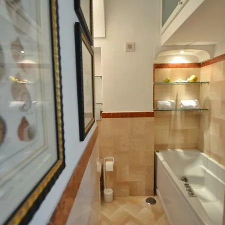Casa Gadeamus Via Le Botteghe 12 Apartment Capri