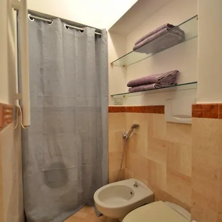 Casa Gadeamus Via Le Botteghe 12 *