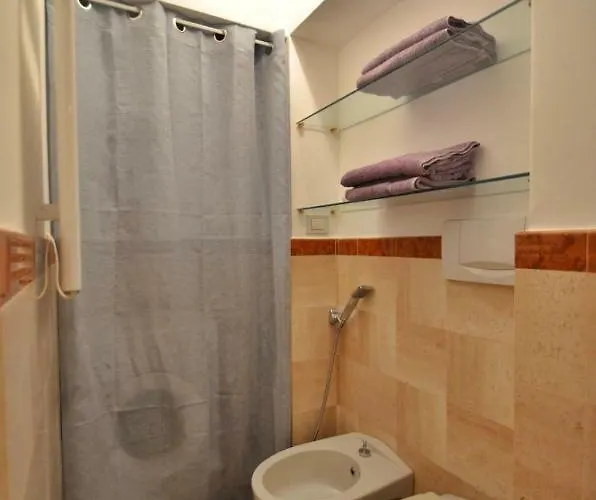 Casa Gadeamus Via Le Botteghe 12 *